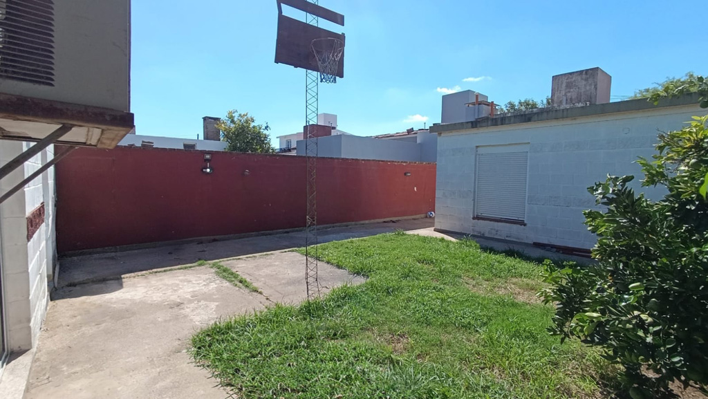 SE VENDE CASA EN ARROYITO