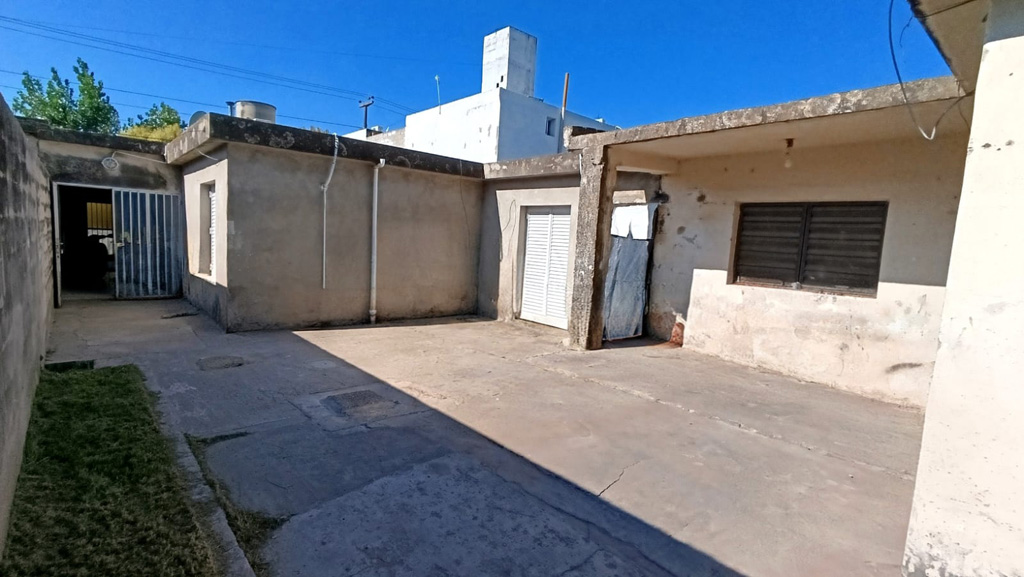 SE VENDE CASA EN ARROYITO