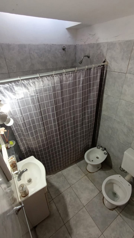 SE VENDE CASA EN ARROYITO