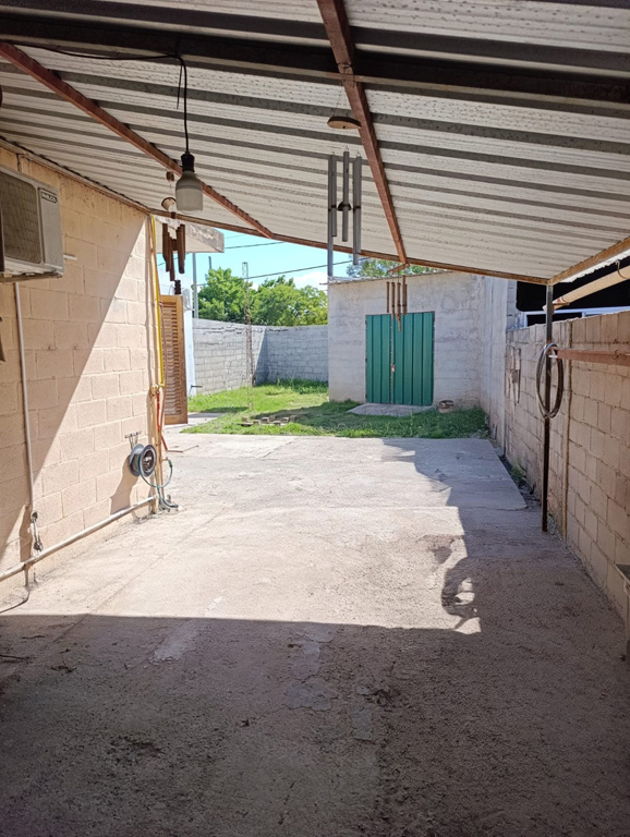 SE VENDE CASA EN ARROYITO