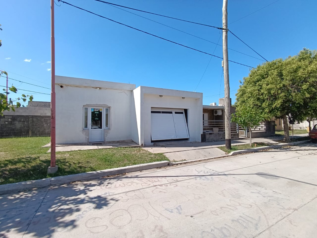 SE VENDE CASA EN ARROYITO