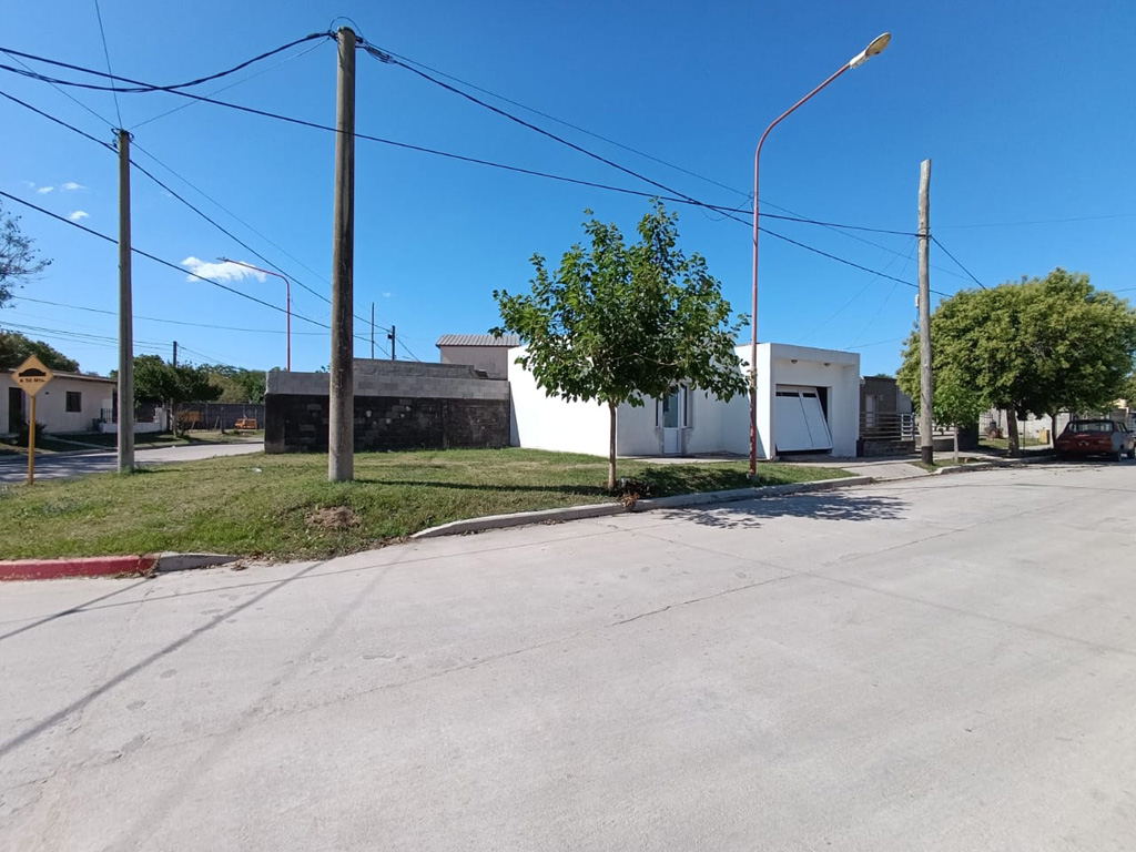 SE VENDE CASA EN ARROYITO