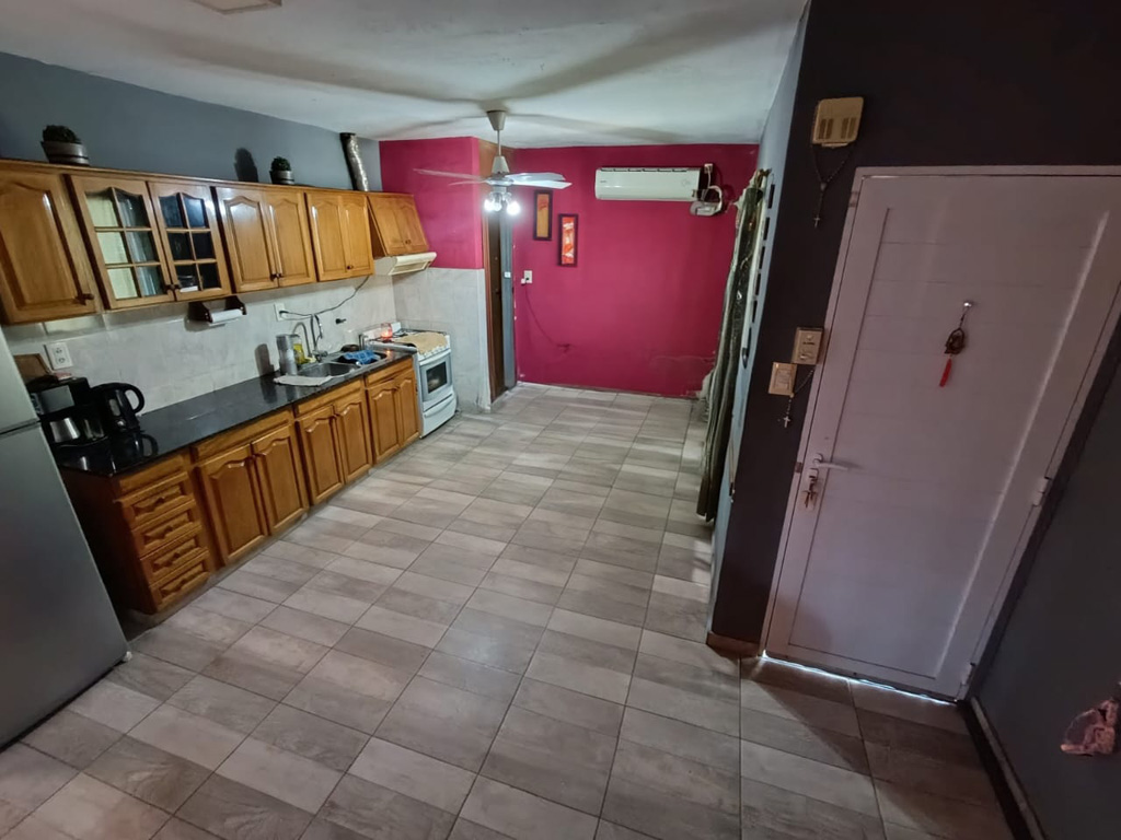 SE VENDE CASA EN ARROYITO