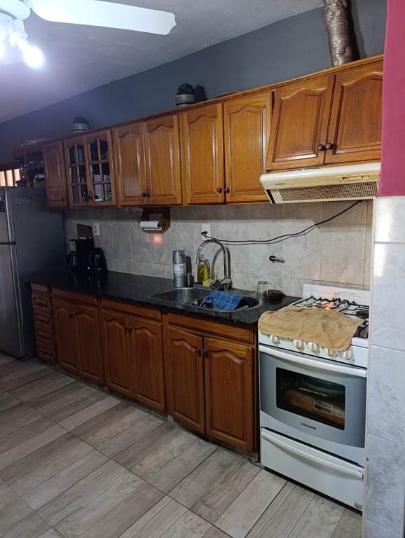 SE VENDE CASA EN ARROYITO