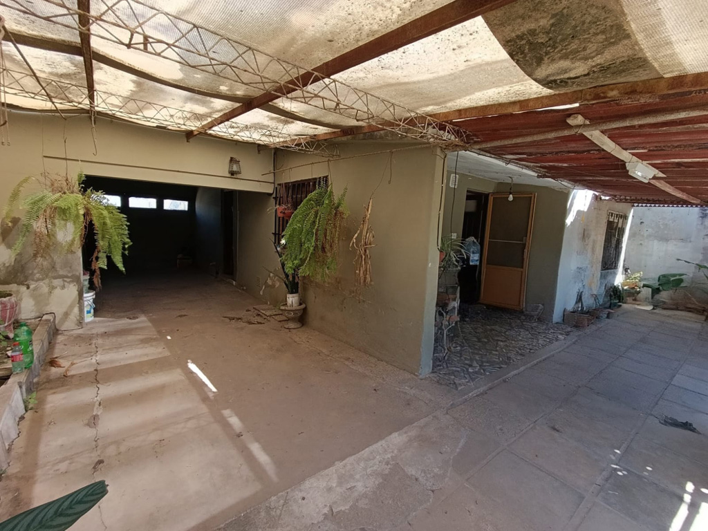 SE VENDE CASA EN ARROYITO