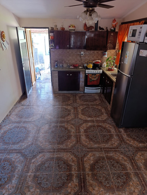 SE VENDE CASA EN ARROYITO