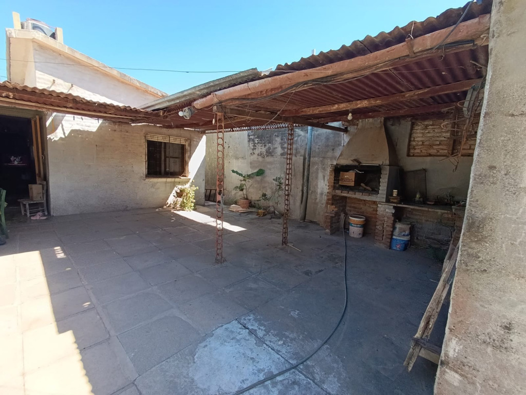 SE VENDE CASA EN ARROYITO