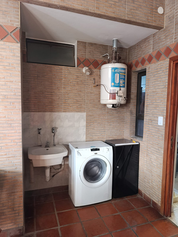 SE VENDE CASA + DEPARTAMENTO EN ARROYITO