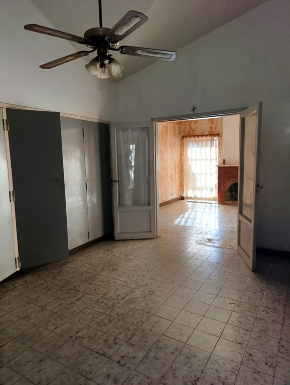 SE VENDE CASA PARA RECICLAR EN ARROYITO
