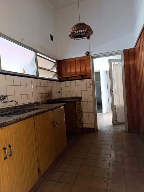 SE VENDE CASA PARA RECICLAR EN ARROYITO