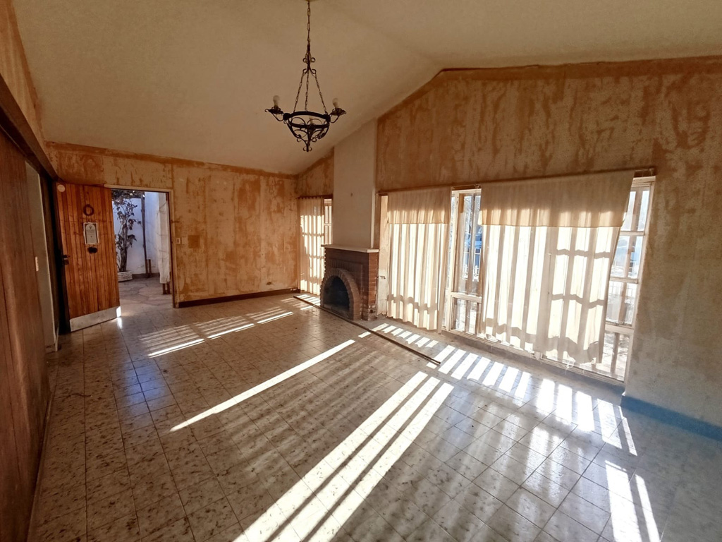 SE VENDE CASA PARA RECICLAR EN ARROYITO