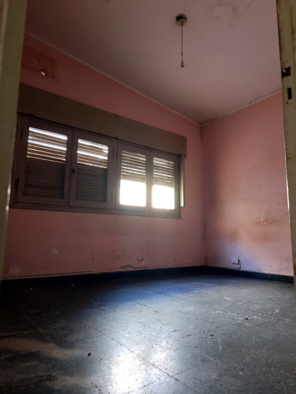 SE VENDE CASA PARA RECICLAR EN ARROYITO