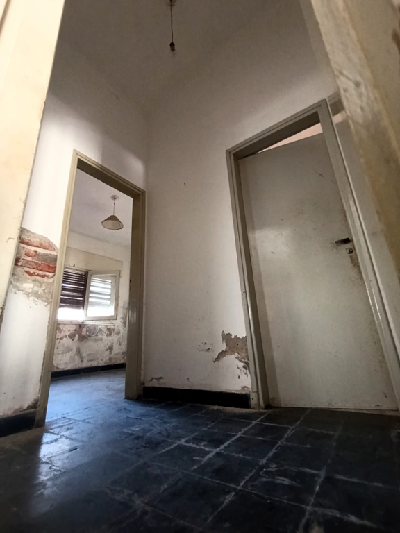 SE VENDE CASA PARA RECICLAR EN ARROYITO