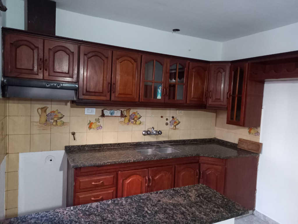 SE VENDE CASA EN ARROYITO