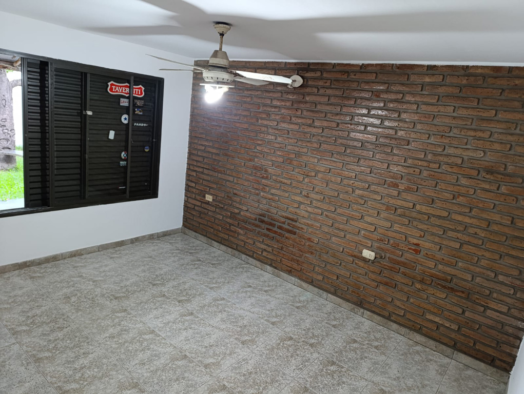 SE VENDE CASA EN ARROYITO