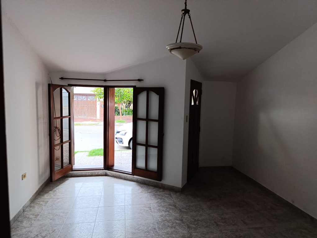SE VENDE CASA EN ARROYITO