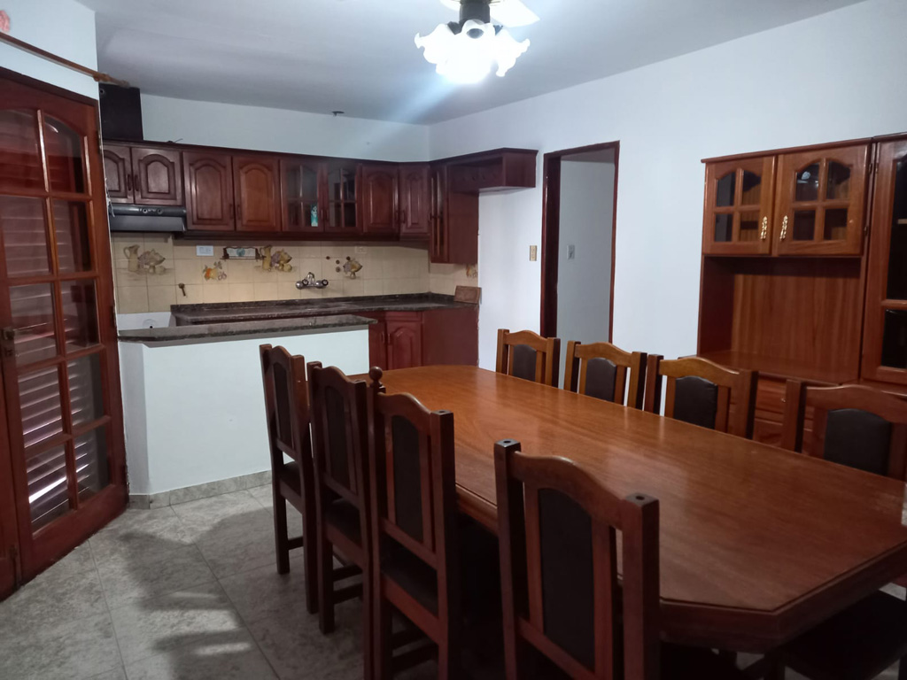 SE VENDE CASA EN ARROYITO