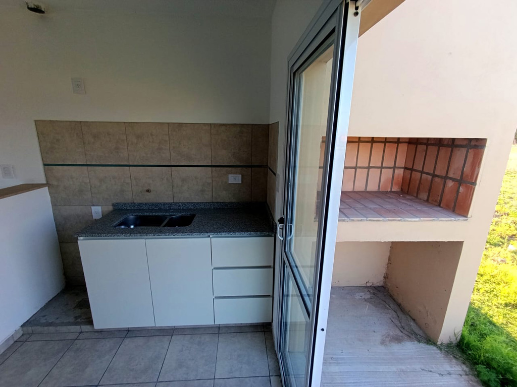 SE VENDEN DUPLEX EN ARROYITO