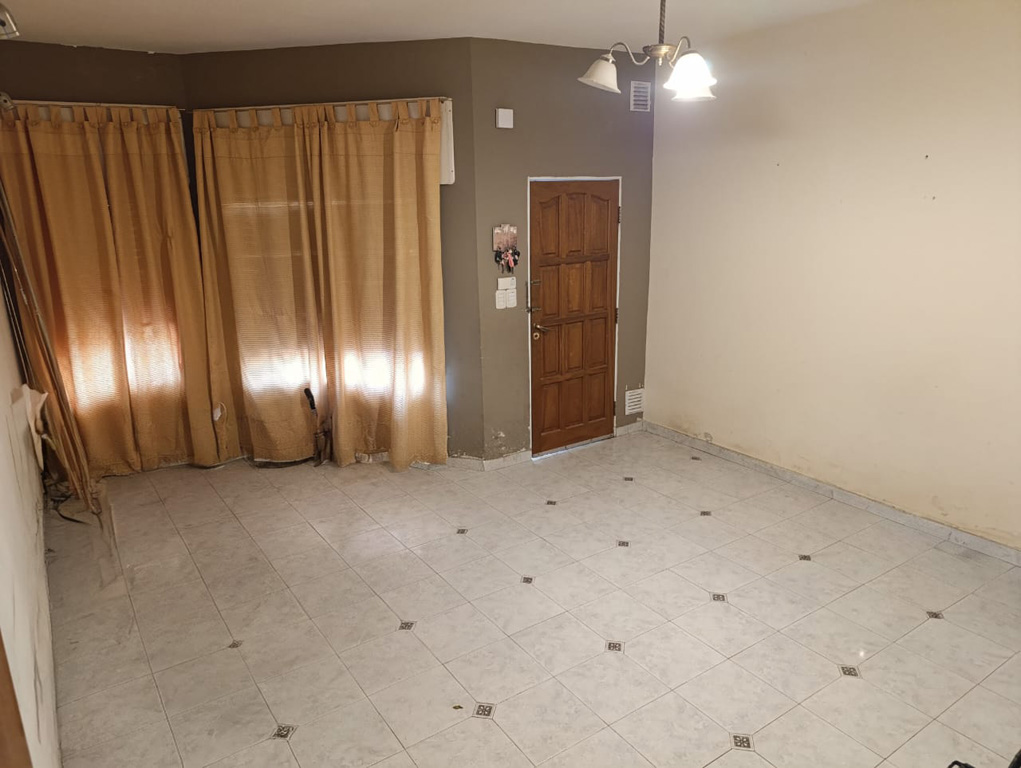 SE VENDE CASA EN ARROYITO