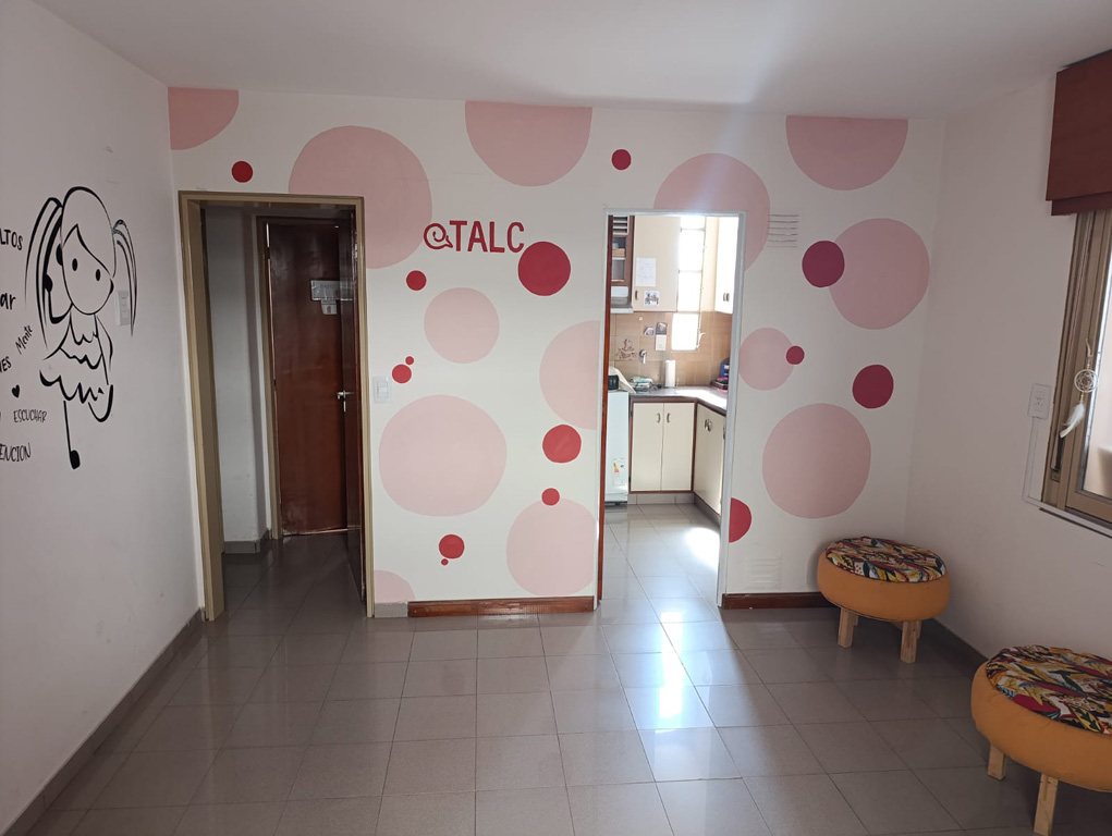 SE VENDE CASA + LOCAL COMERCIAL EN ARROYITO (ZONA CENTRO)