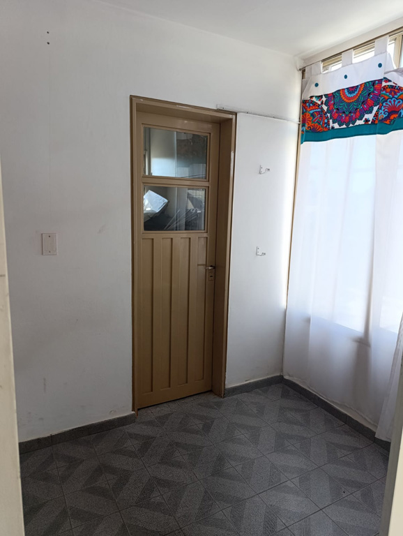 SE VENDE CASA + LOCAL COMERCIAL EN ARROYITO (ZONA CENTRO)