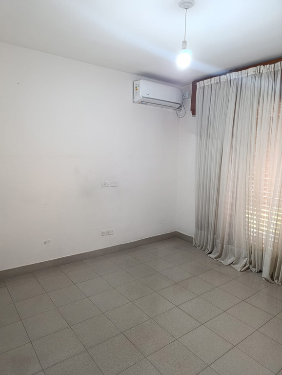 SE VENDE CASA + LOCAL COMERCIAL EN ARROYITO (ZONA CENTRO)