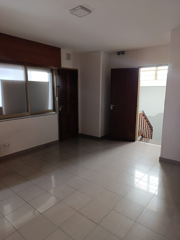 SE VENDE CASA + LOCAL COMERCIAL EN ARROYITO (ZONA CENTRO)