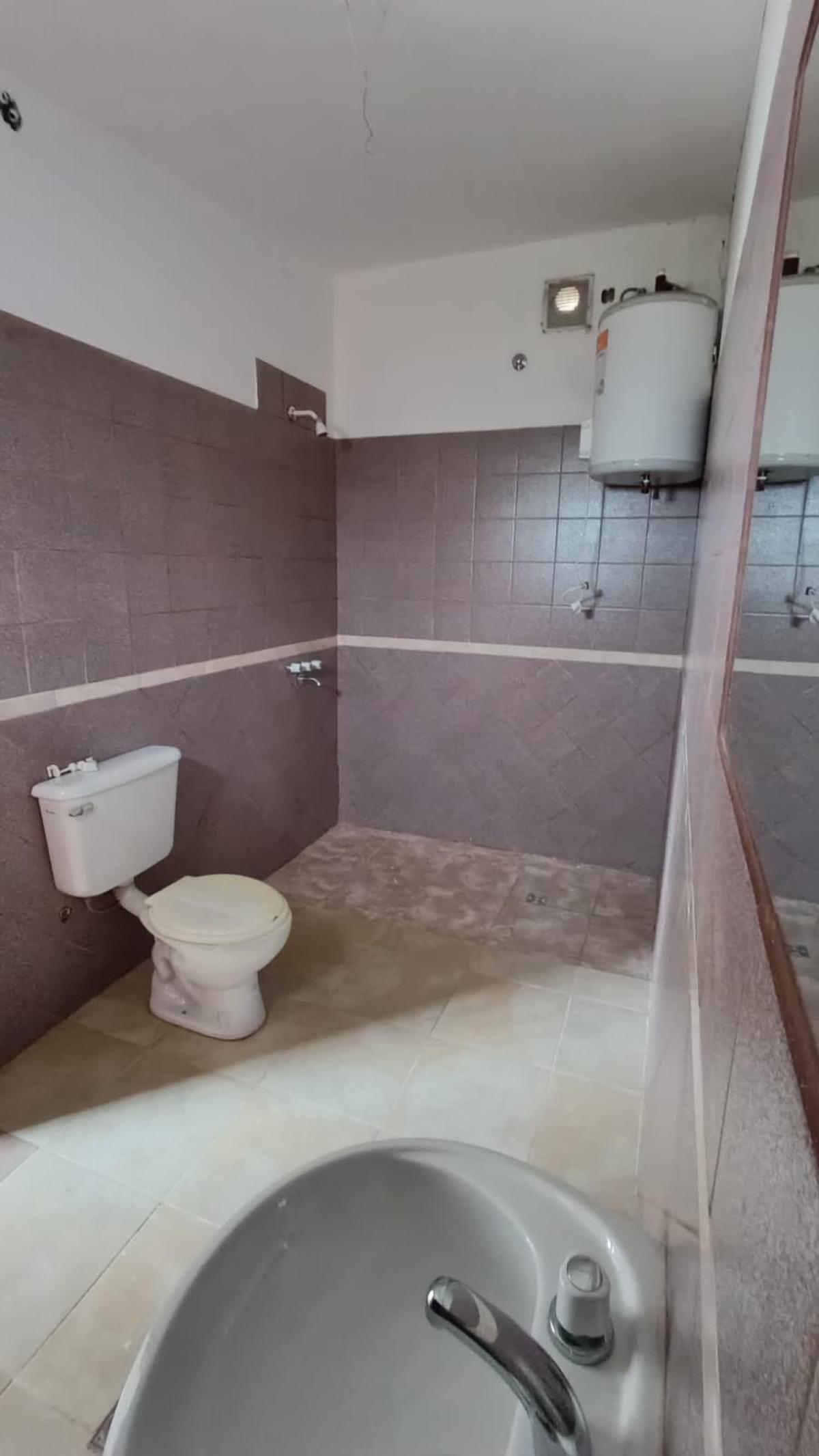 SE VENDE MONOAMBIENTE EN ARROYITO