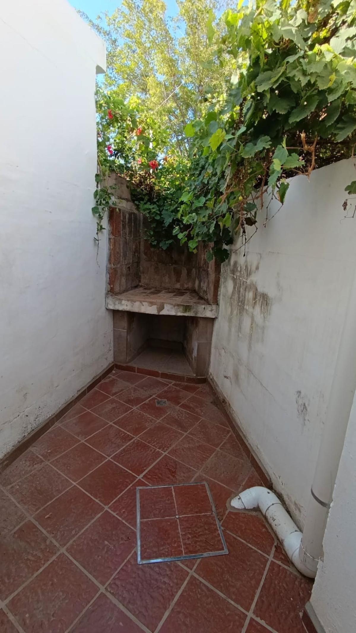 SE VENDE DEPARTAMENTO DOS PISOS EN ARROYITO