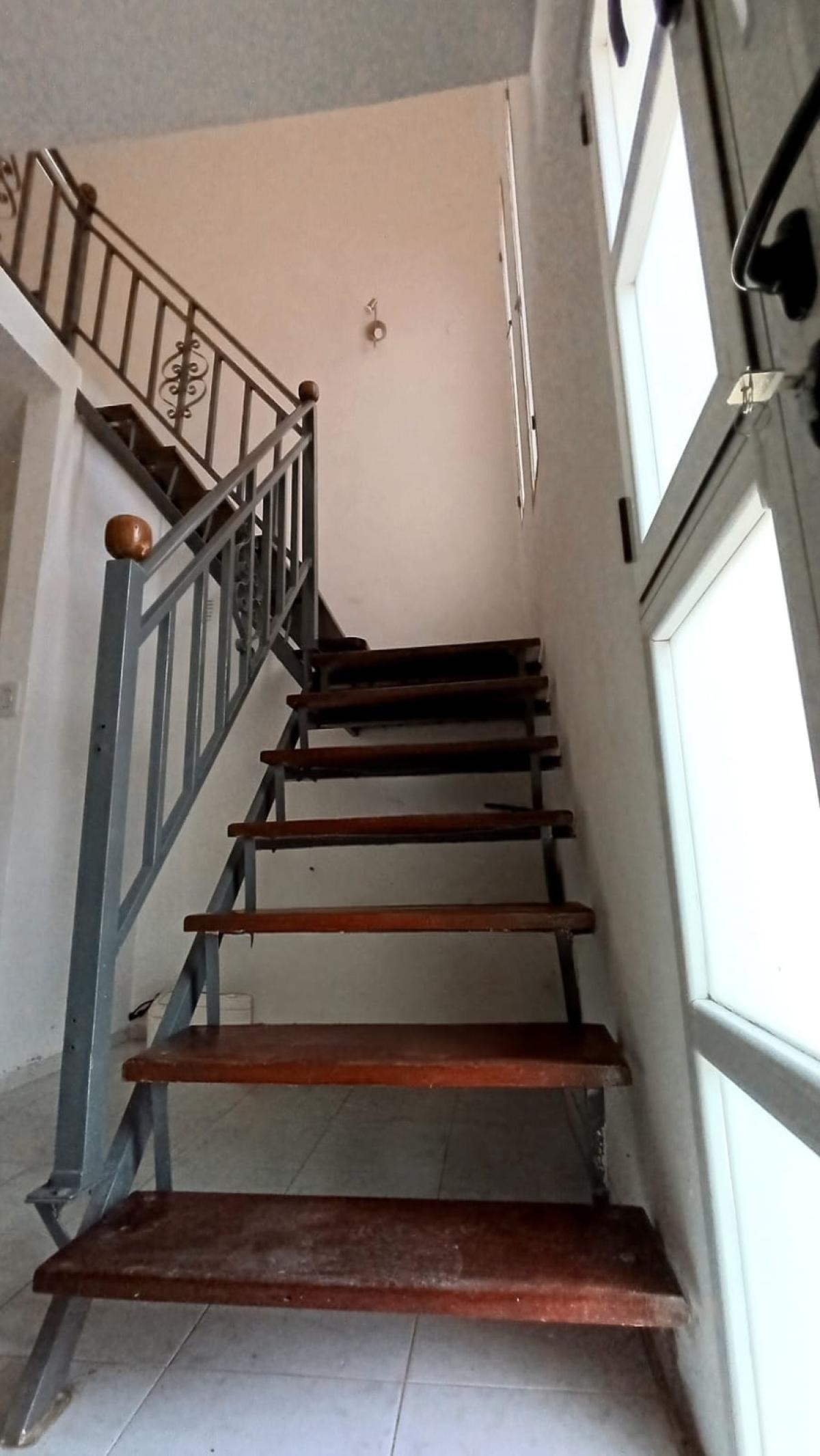 SE VENDE DEPARTAMENTO DOS PISOS EN ARROYITO