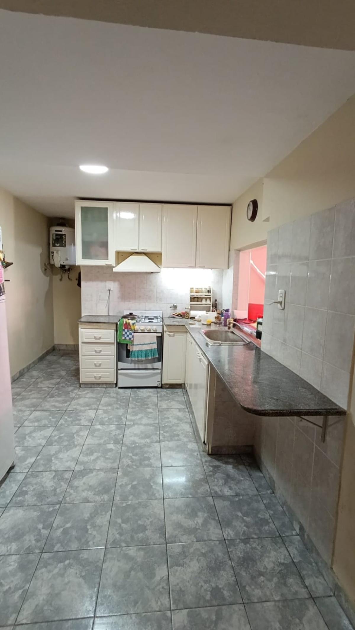 SE VENDE CASA EN ARROYITO
