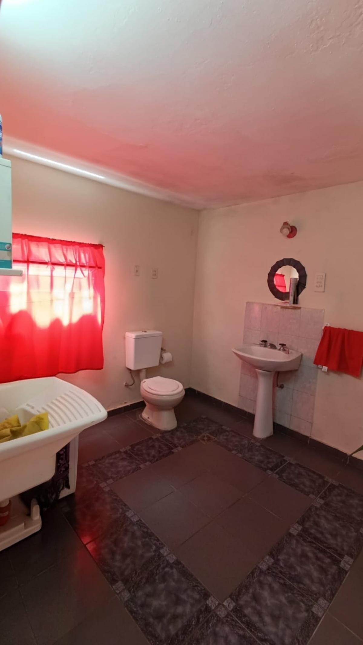 SE VENDE CASA EN ARROYITO