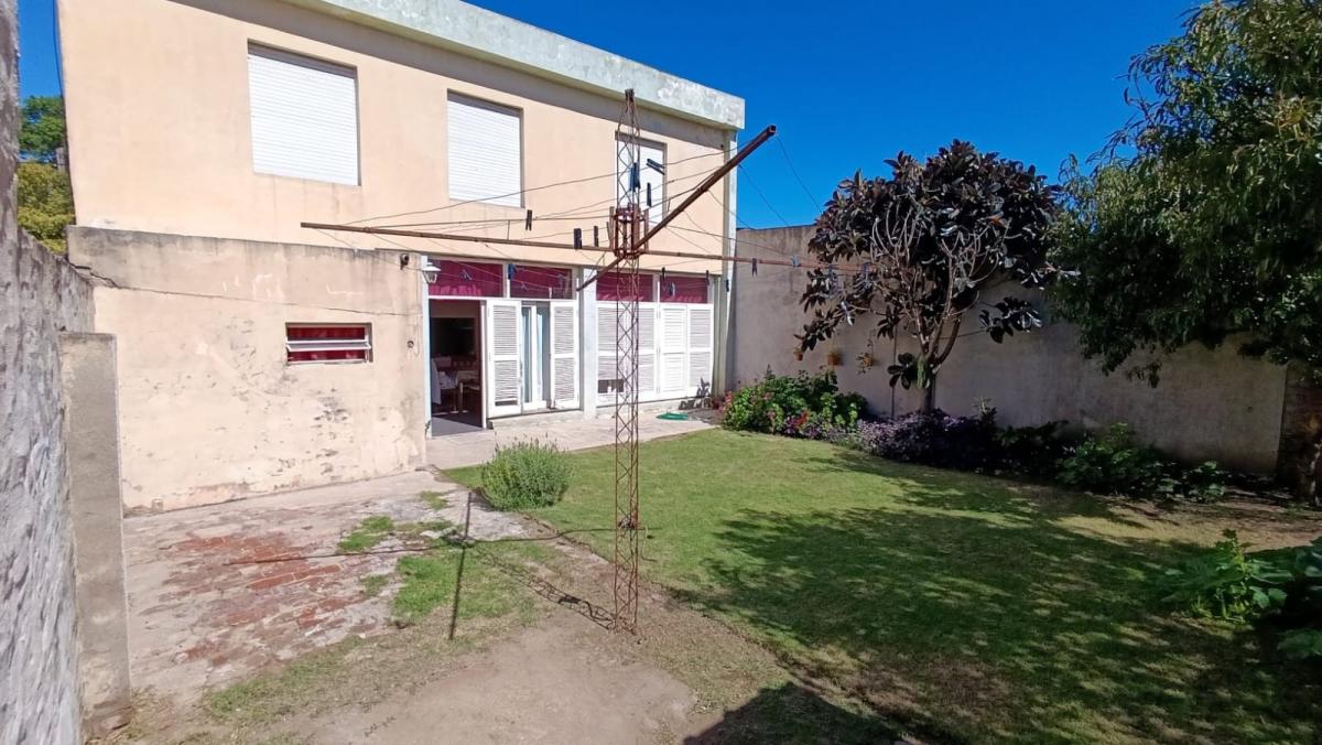 SE VENDE CASA EN ARROYITO