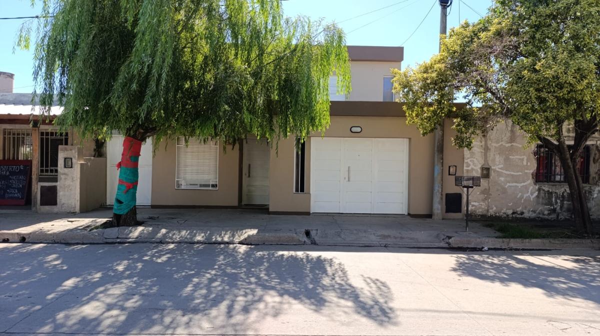 SE VENDE CASA EN ARROYITO