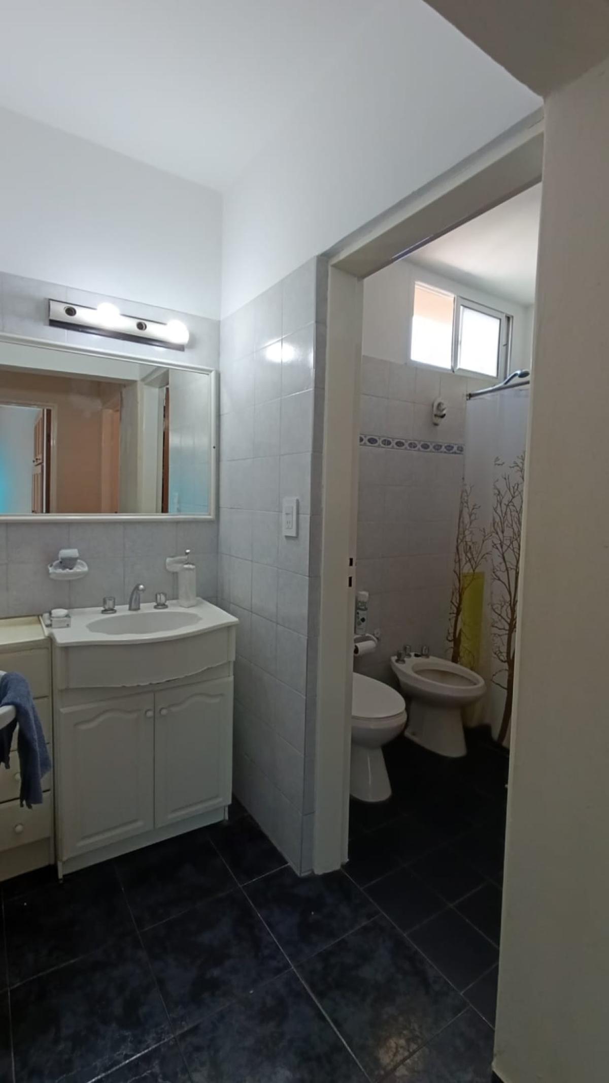 SE VENDE CASA EN ARROYITO