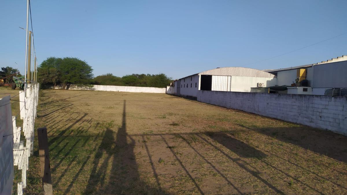 SE VENDE GALPON EN ARROYITO