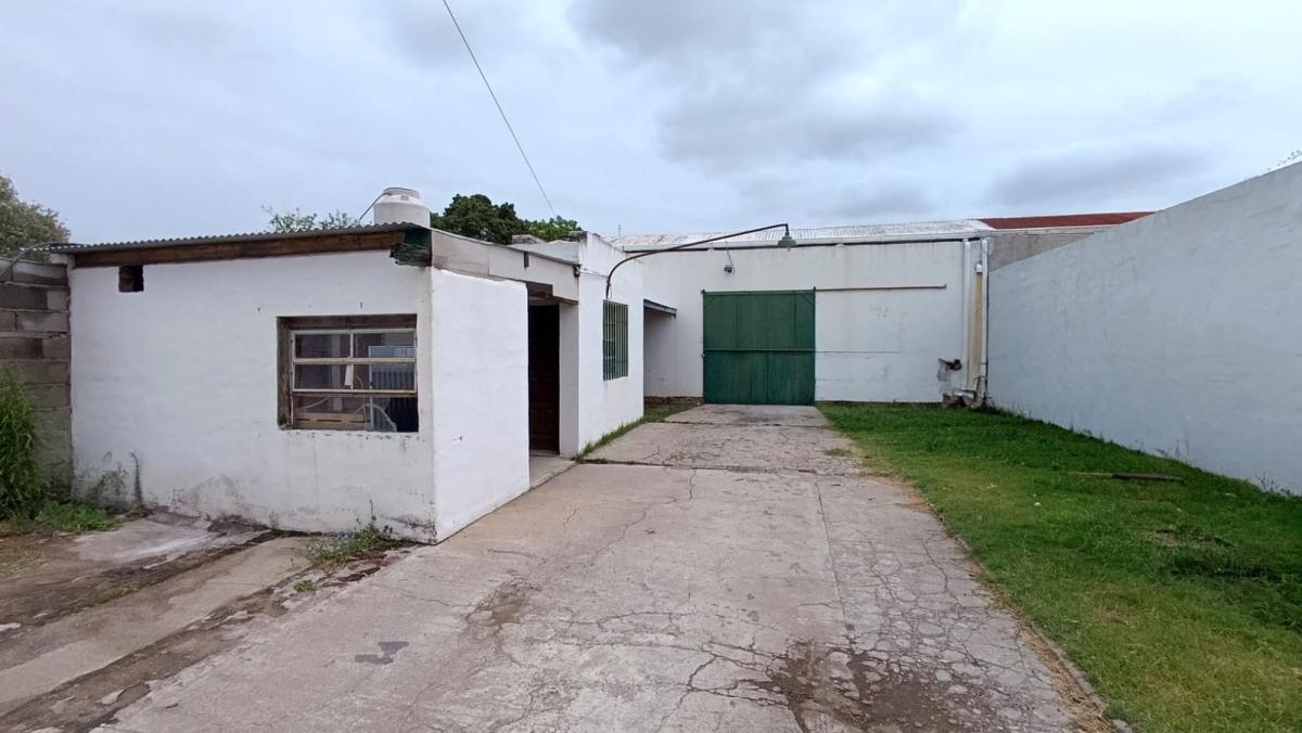 SE VENDE GALPON EN ARROYITO