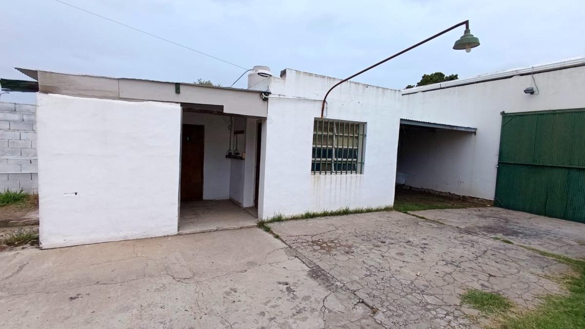 SE VENDE GALPON EN ARROYITO