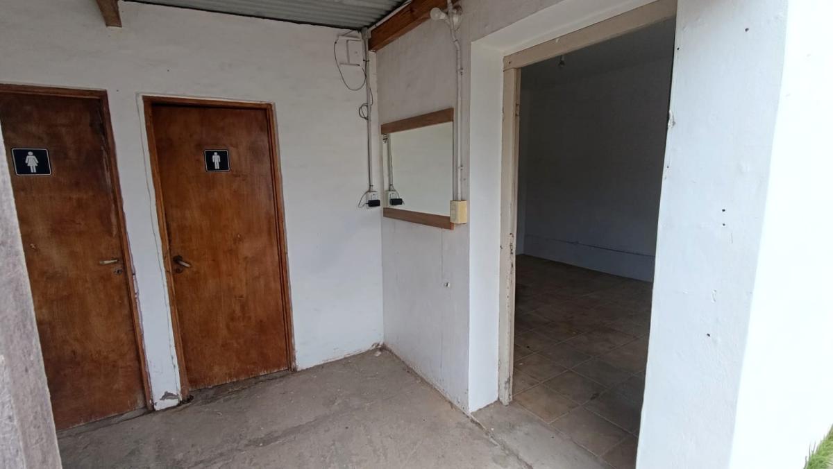 SE VENDE GALPON EN ARROYITO