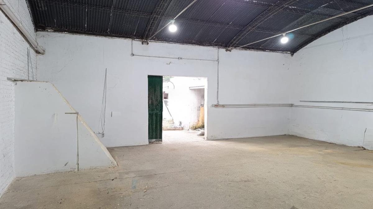 SE VENDE GALPON EN ARROYITO
