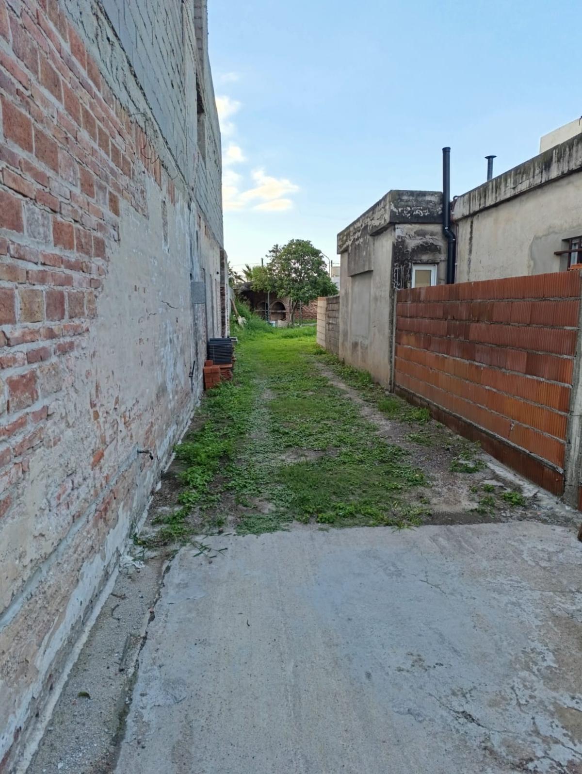 SE VENDE EDIFICIO A TERMINAR EN ARROYITO