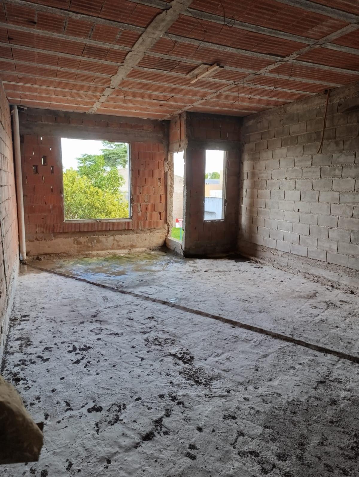 SE VENDE EDIFICIO A TERMINAR EN ARROYITO