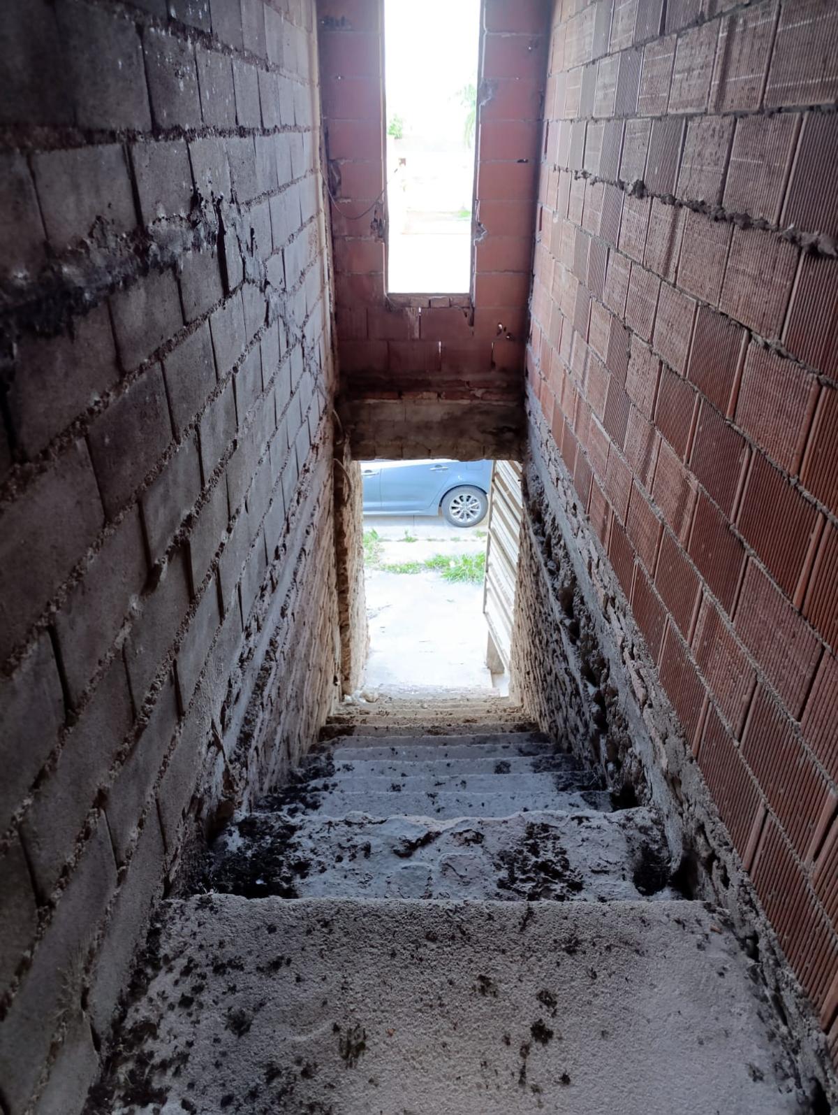 SE VENDE EDIFICIO A TERMINAR EN ARROYITO