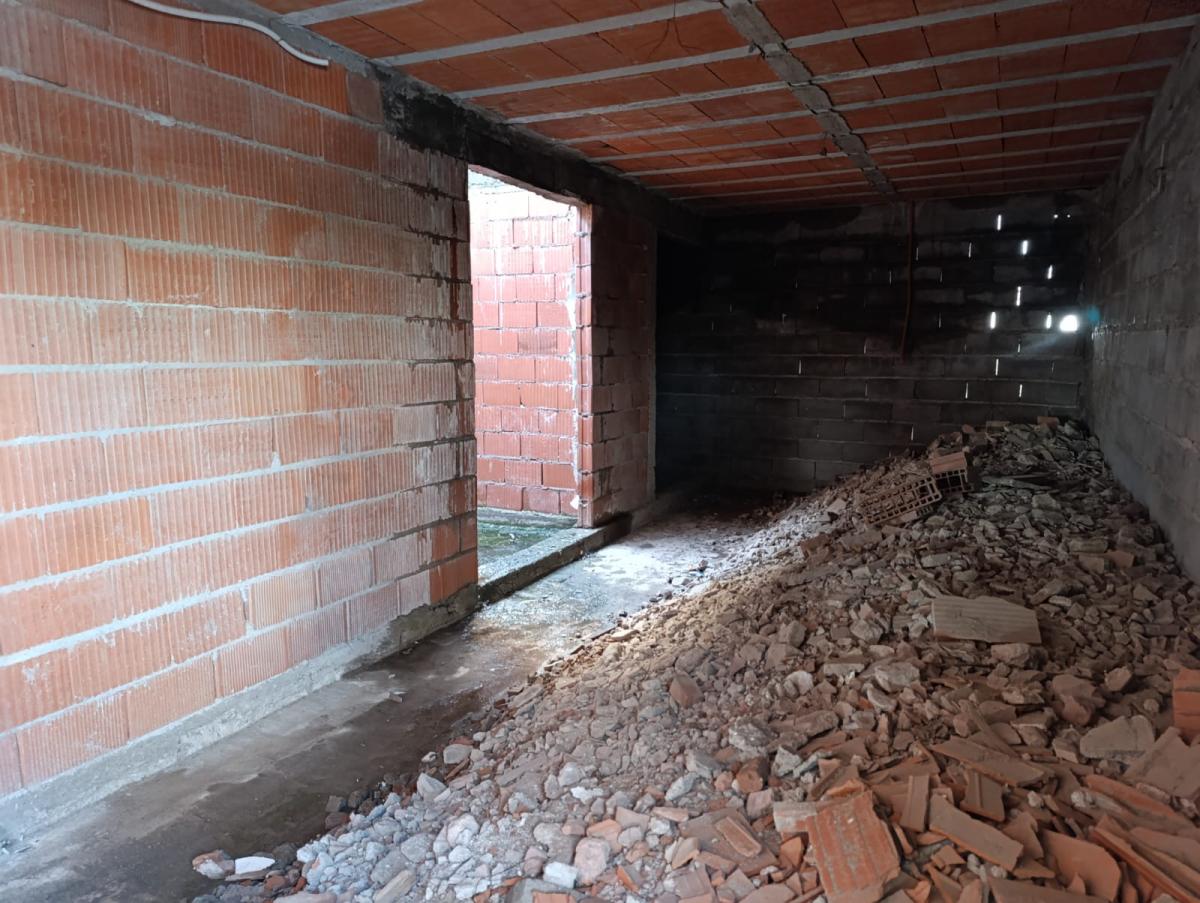 SE VENDE EDIFICIO A TERMINAR EN ARROYITO