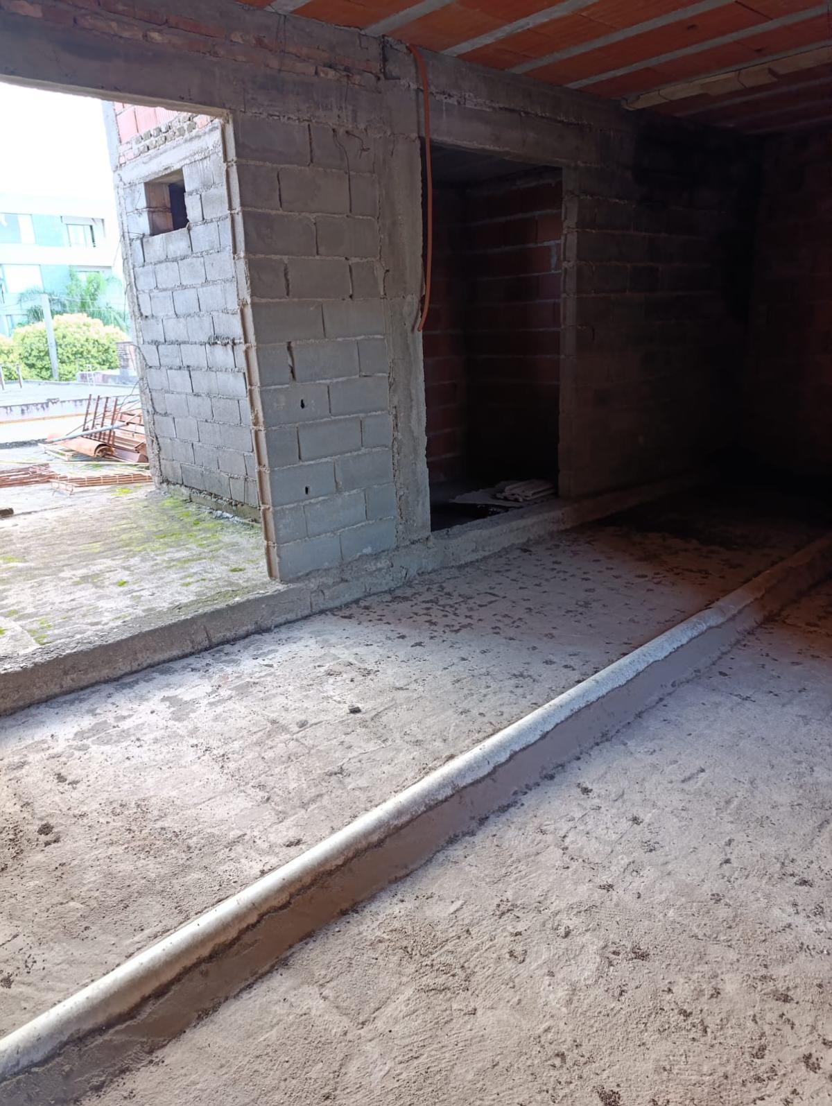 SE VENDE EDIFICIO A TERMINAR EN ARROYITO