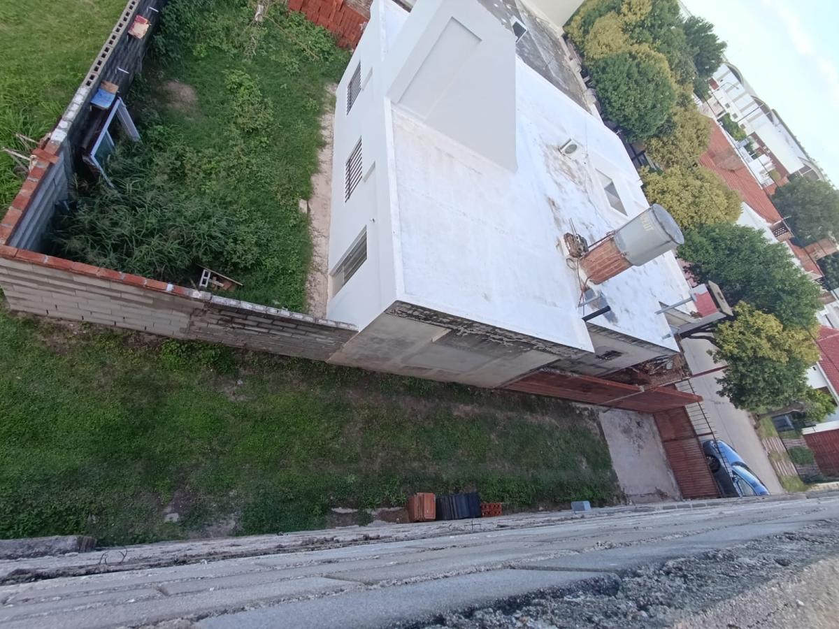 SE VENDE EDIFICIO A TERMINAR EN ARROYITO