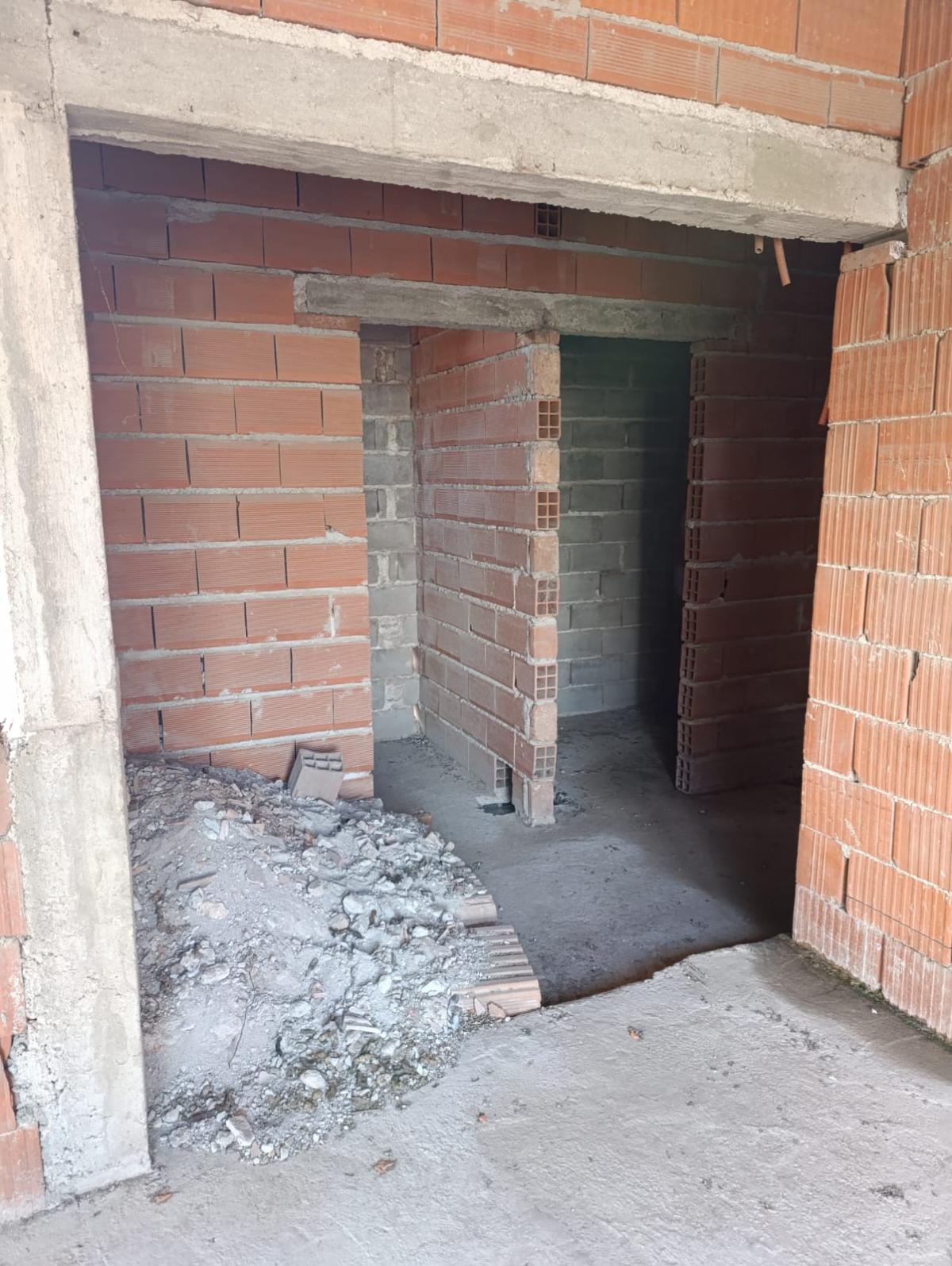 SE VENDE EDIFICIO A TERMINAR EN ARROYITO