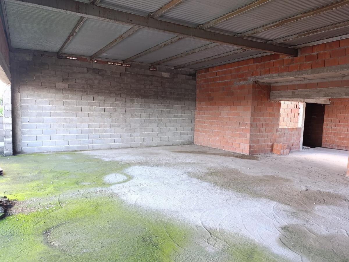 SE VENDE EDIFICIO A TERMINAR EN ARROYITO