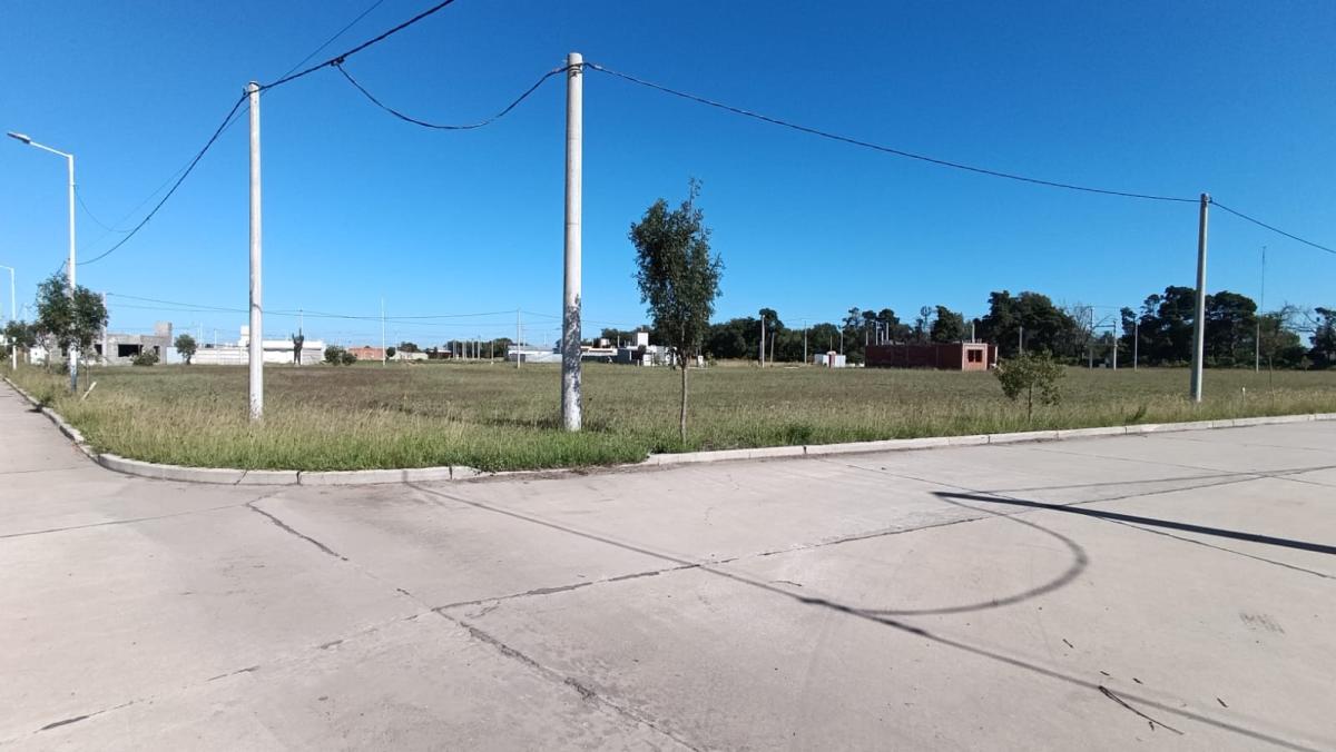 SE VENDE TERRENO - BARRIO LOS OLIVARES