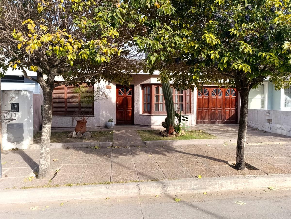 SE VENDE CASA EN ARROYITO